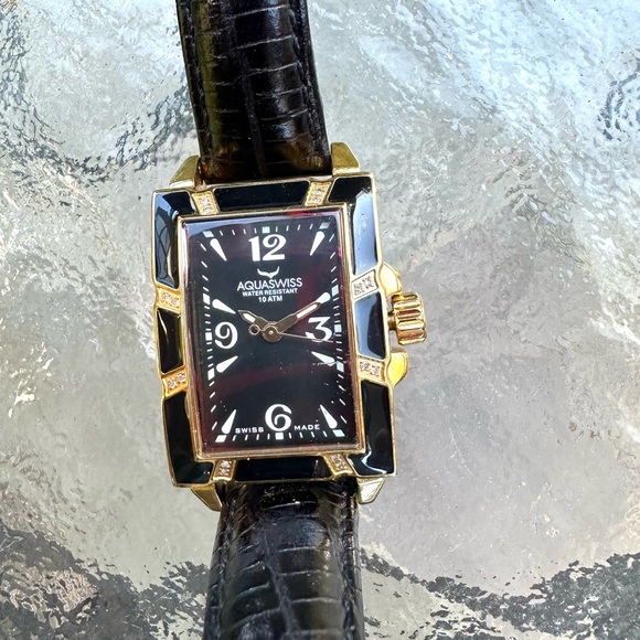 Women's AQUASWISS Avalon AVLD001 Swiss Watch Diamond Accent New Battery Running - Picture 3 of 14